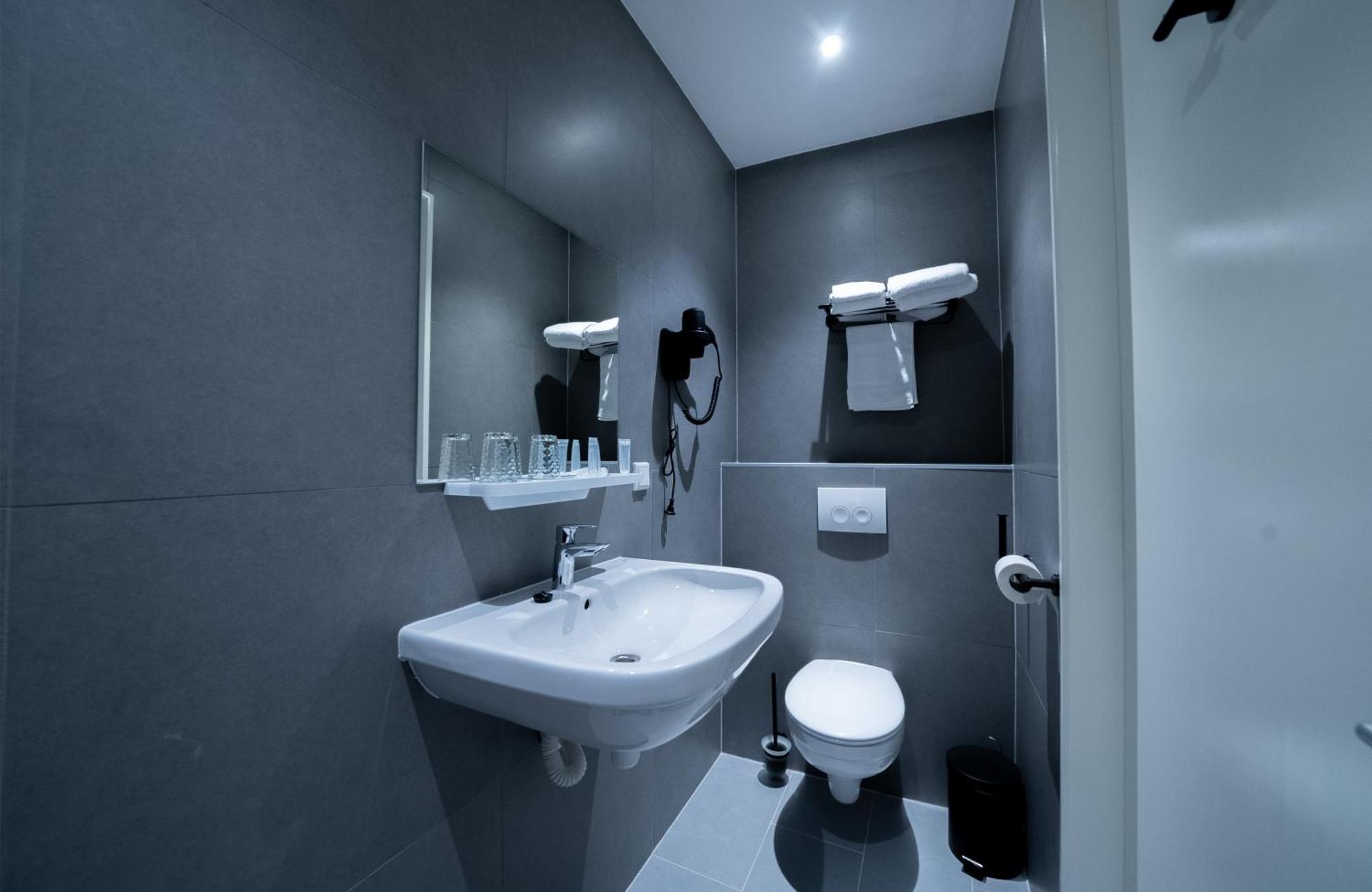 Ma Airport Hotel Hoofddorp Esterno foto